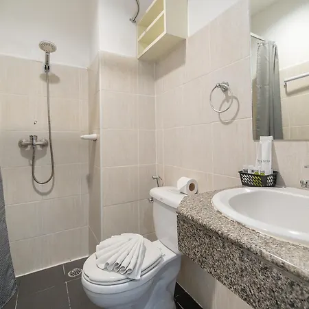 Patong Central Residence And Apartment Room photo