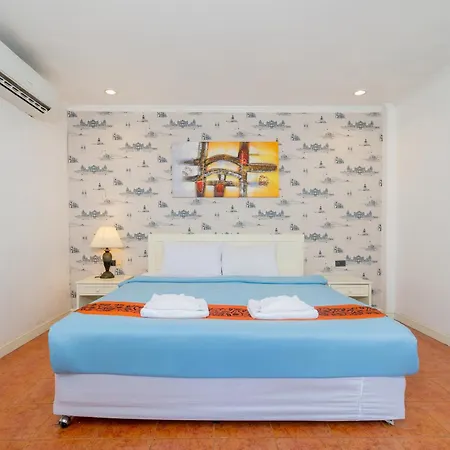 Patong Central Residence And Apartment Room photo