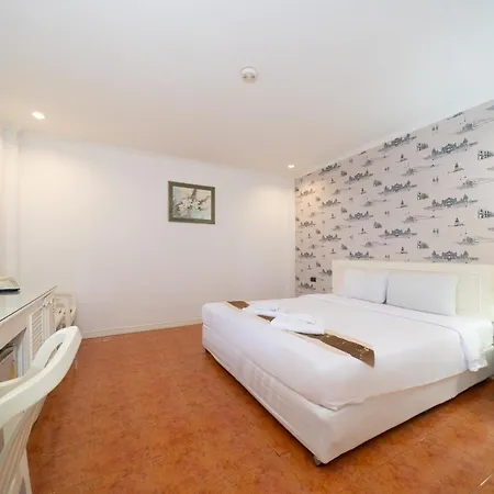 Patong Central Residence And Apartment Room photo