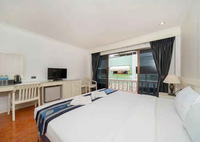 Patong Central Residence And Apartment